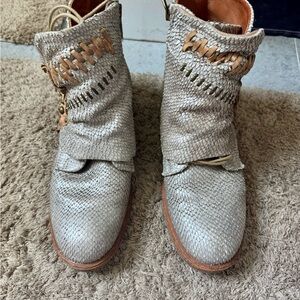 A.S.98 silver/tan ankle boots textured outstanding condition size 38